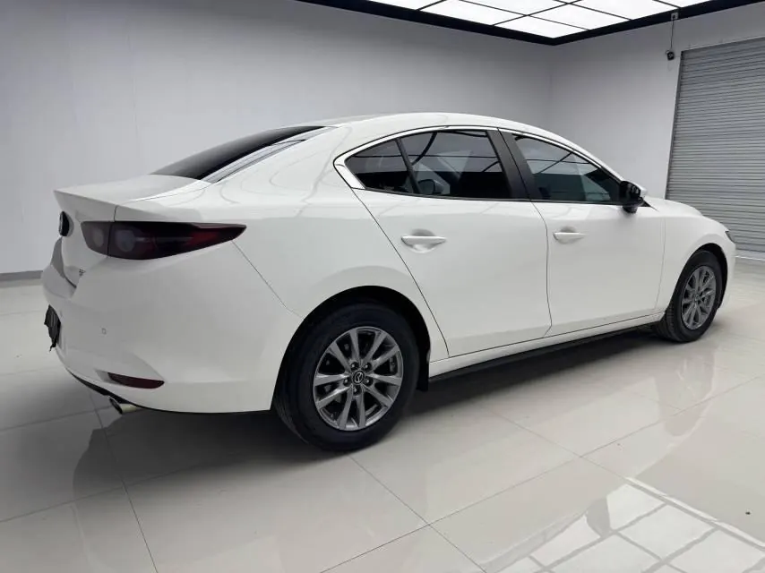 Mazda 3 Angkesaila 2022 Mazda 3 Angkesaila-sedan 2.0 quality automatic transmission 6