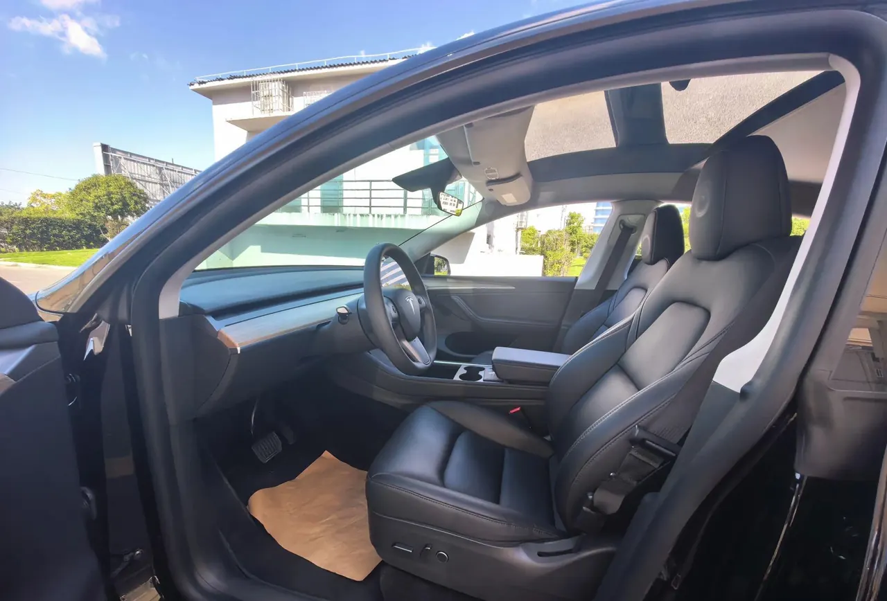 Tesla 2022 Model Y rear-wheel drive version (facelift) automatic gear 3
