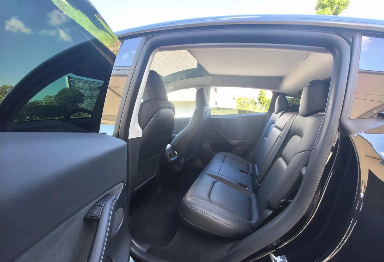 Tesla 2022 Model Y rear-wheel drive version (facelift) automatic gear 4