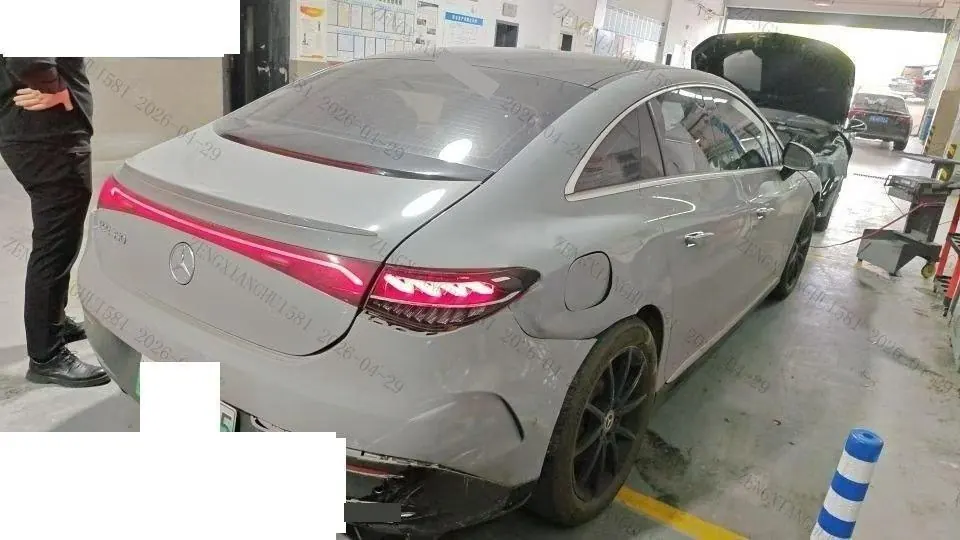 Mercedes Benz 2022 EQE 350 EQE 350 Pioneer Edition Automatic 3
