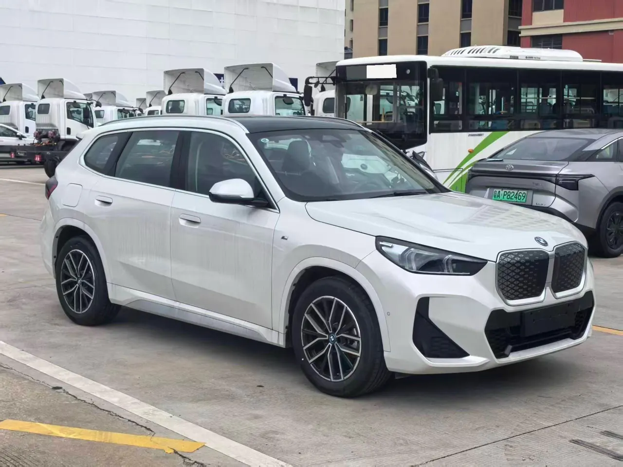 BMW 2025 iX1 eDrive25L eDrive25L m sports suit automatic gear 3