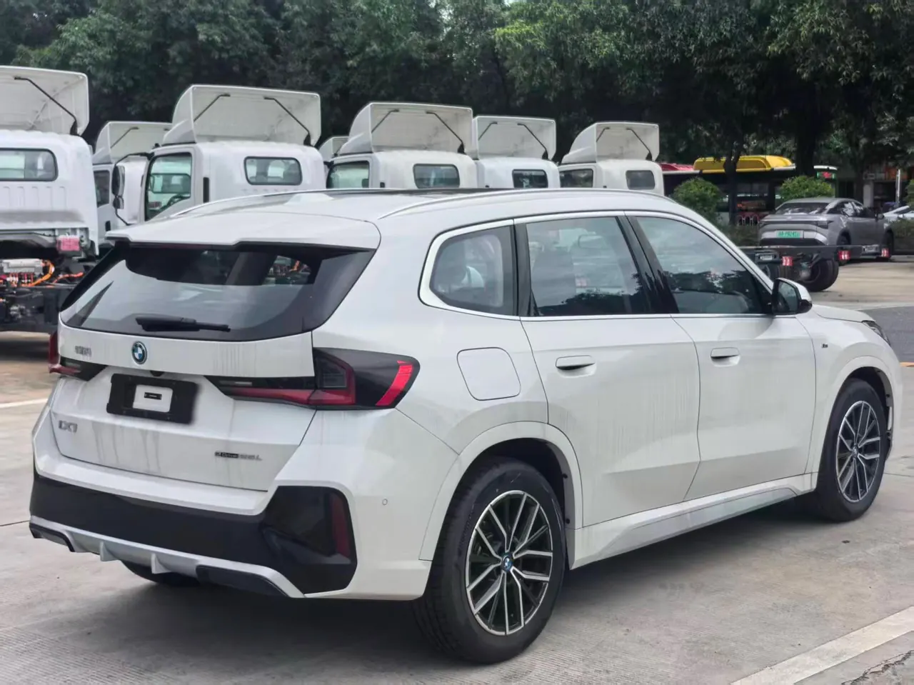 BMW 2025 iX1 eDrive25L eDrive25L m sports suit automatic gear 6