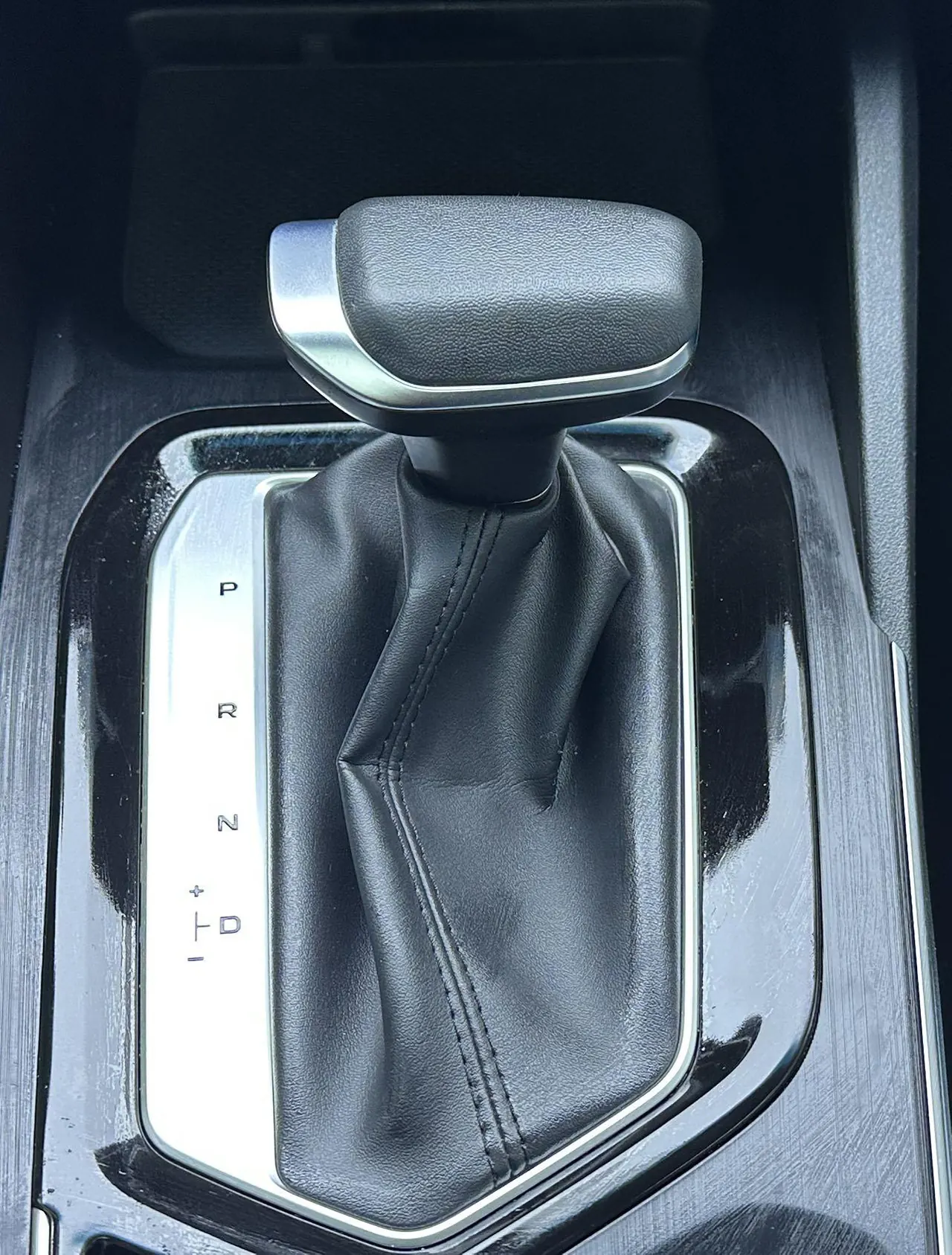 Geely 2022 Emgrand S 1.4T Stepless Crossover Player Edition Automatic Gear 11