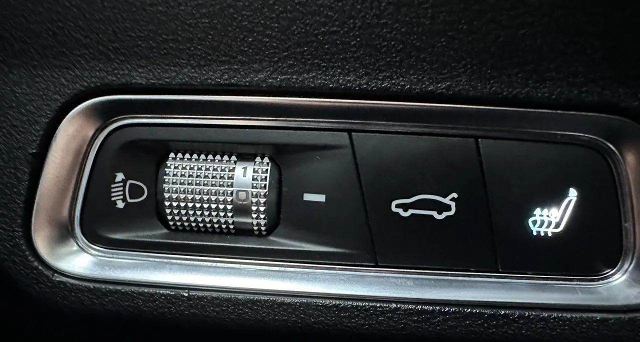 Geely 2022 Emgrand S 1.4T Stepless Crossover Player Edition Automatic Gear 12