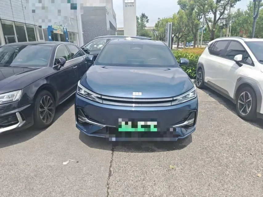 Geely Galaxy 2025 A7 EM-i 1.5 150km Starship Edition Automatic Gear 3