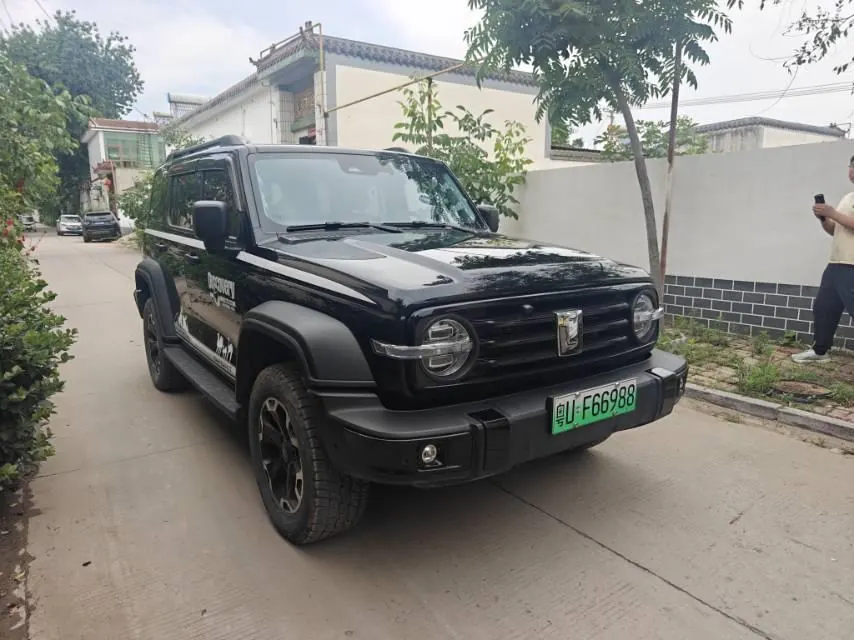 Tank 2025 model Tank 300 Hi4-T 2.0T Hi4-T automatic transmission 3