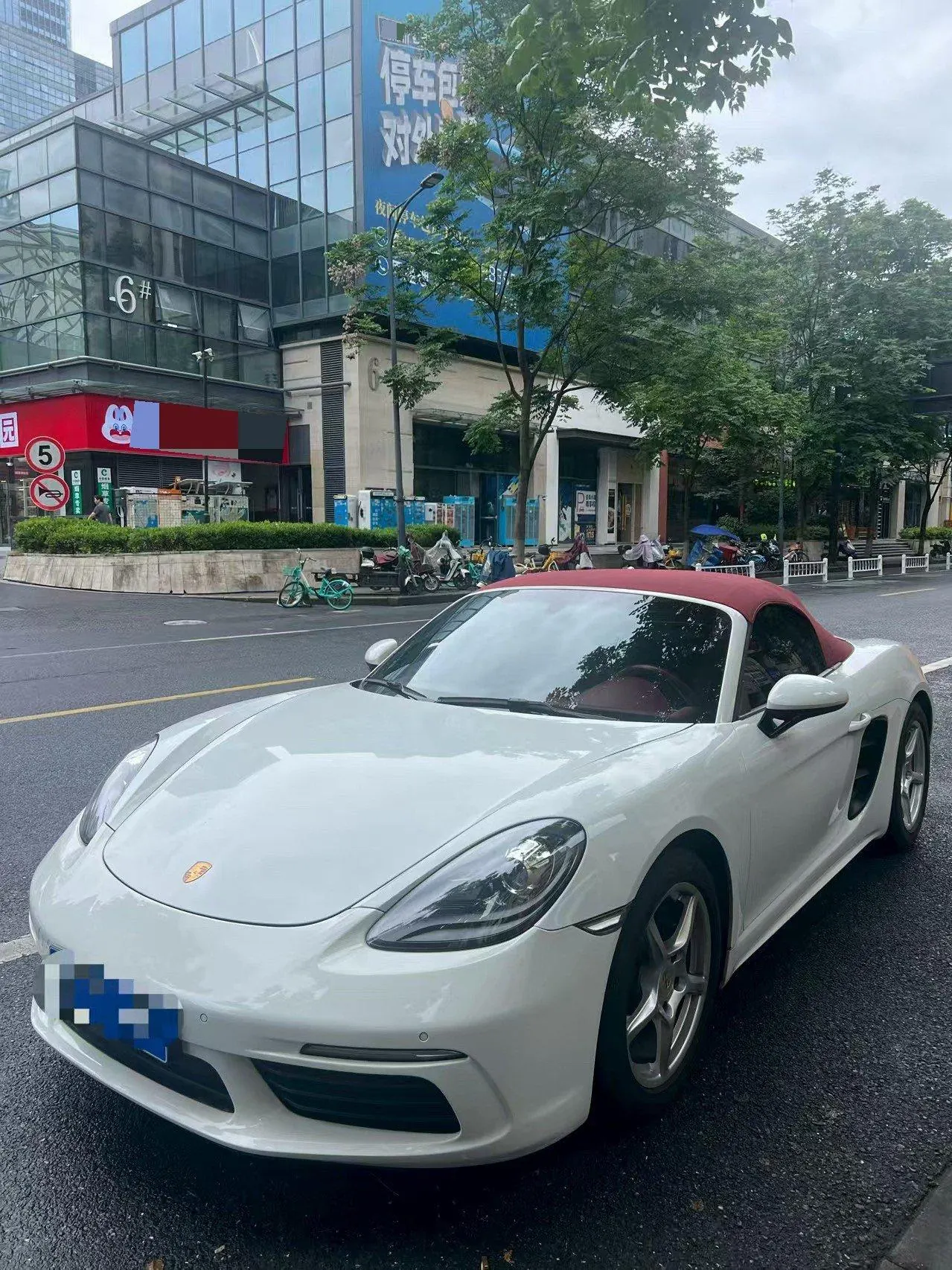Open image lightbox: Porsche 718 (Imported) 2022 718 Boxer 2.0T Automatic