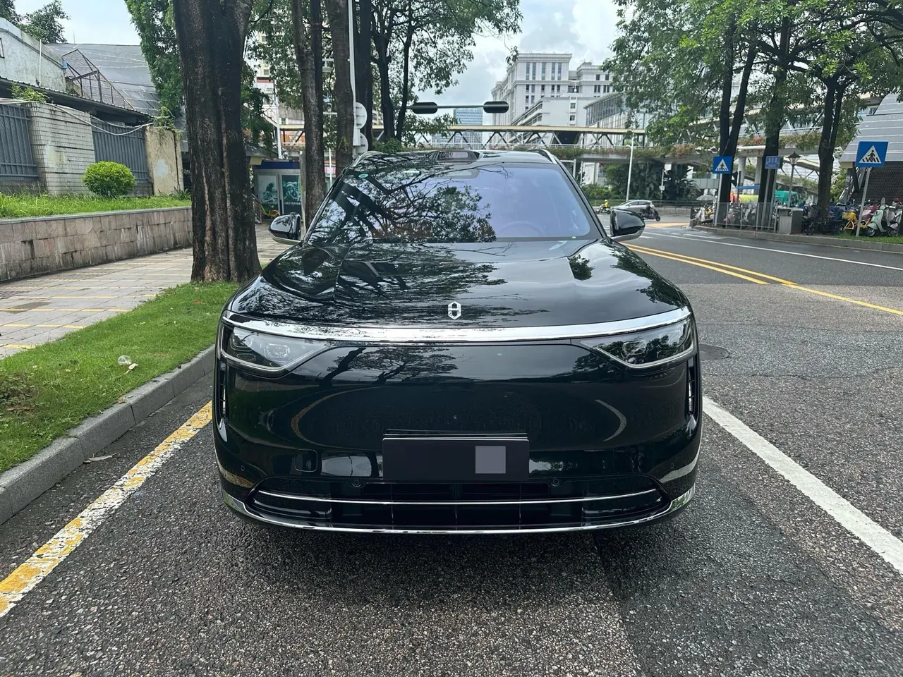 AITO 2025 AITO M8 Max Edition 53.4kWh 6-seat Edition (896-line laser Radar) Automatic Gear 2