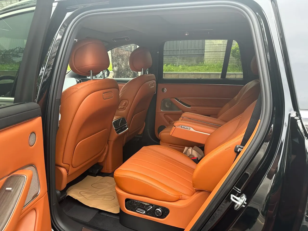 AITO 2025 AITO M8 Max Edition 53.4kWh 6-seat Edition (896-line laser Radar) Automatic Gear 5