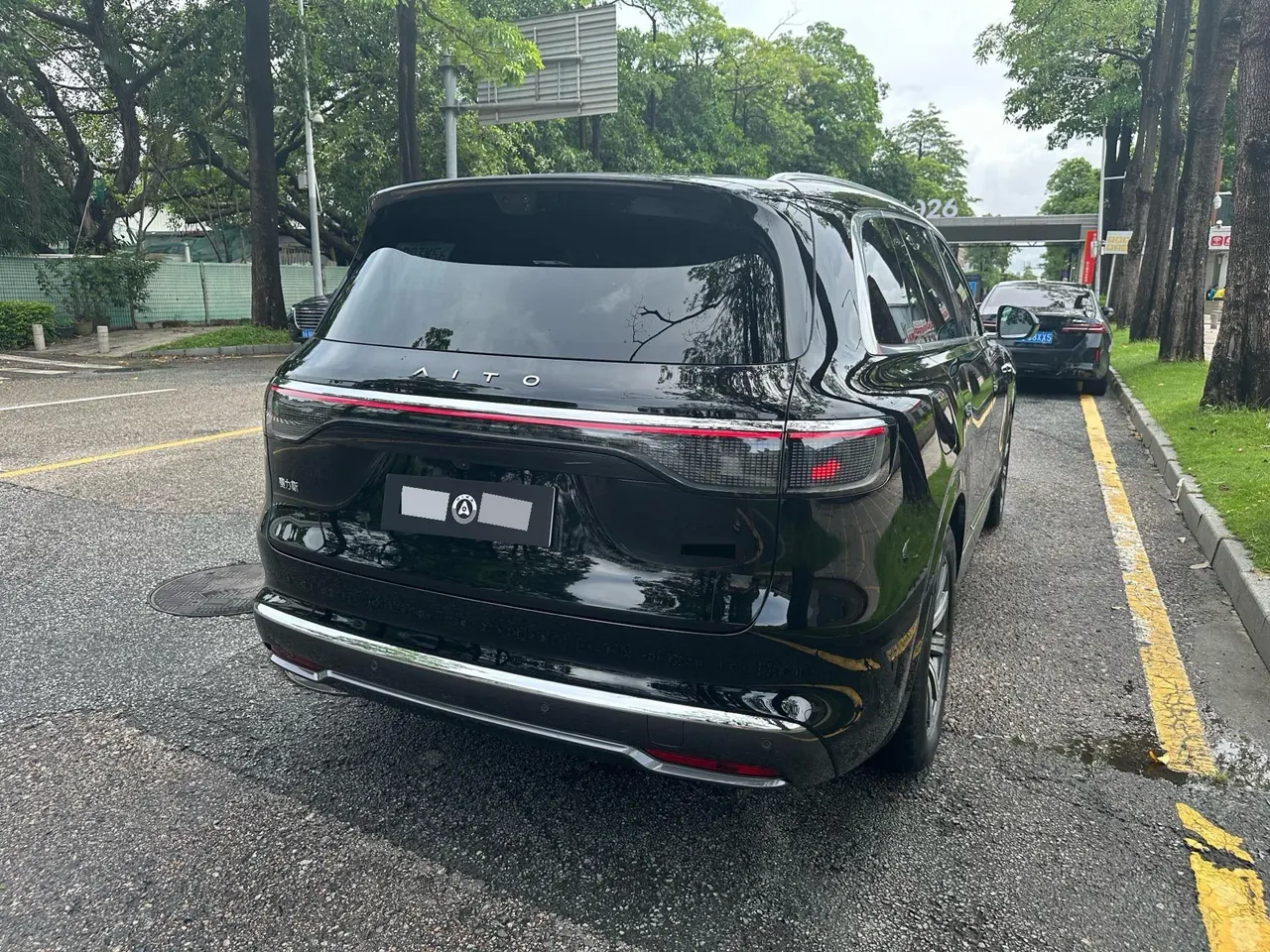 AITO 2025 AITO M8 Max Edition 53.4kWh 6-seat Edition (896-line laser Radar) Automatic Gear 9