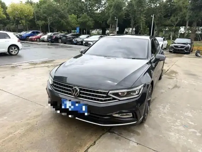 Open image lightbox: Volkswagen 2024 Magotan 2.0TSI 330TSI 2 million luxury automatic gear