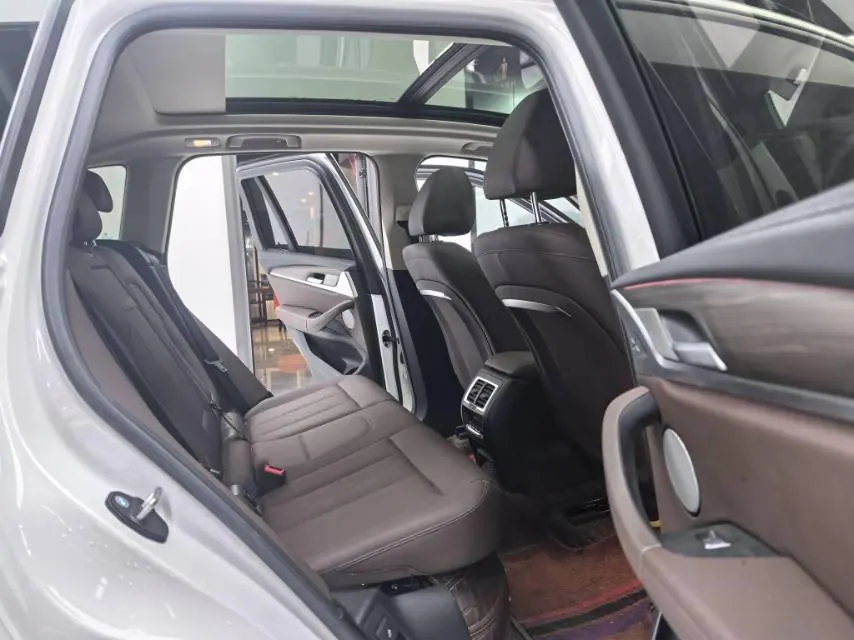 BMW 2022 X3 xDrive30i 2.0T Leading M Obsidian Night Suit Automatic Gear 4