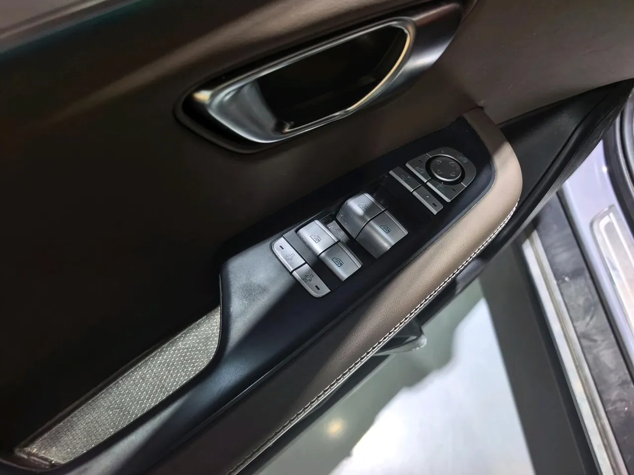 BYD 2025 Han DM-i 1.5T stepless smart driving version 125KM laser Radar flagship automatic gear 2