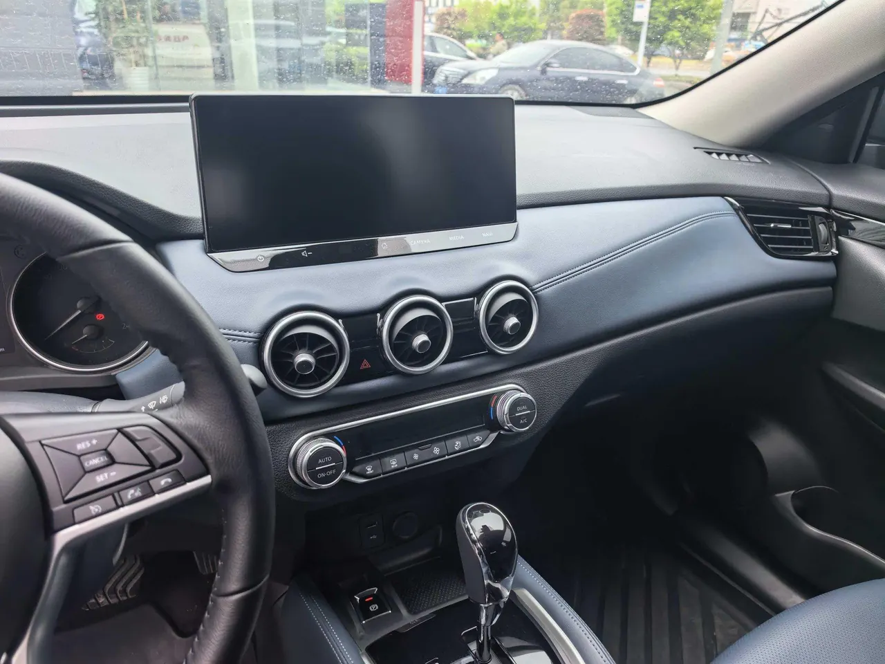 Nissan 2025 Qijun Honor 2.0 Stepless Two-Drive Leading Edition Automatic Transmission 6
