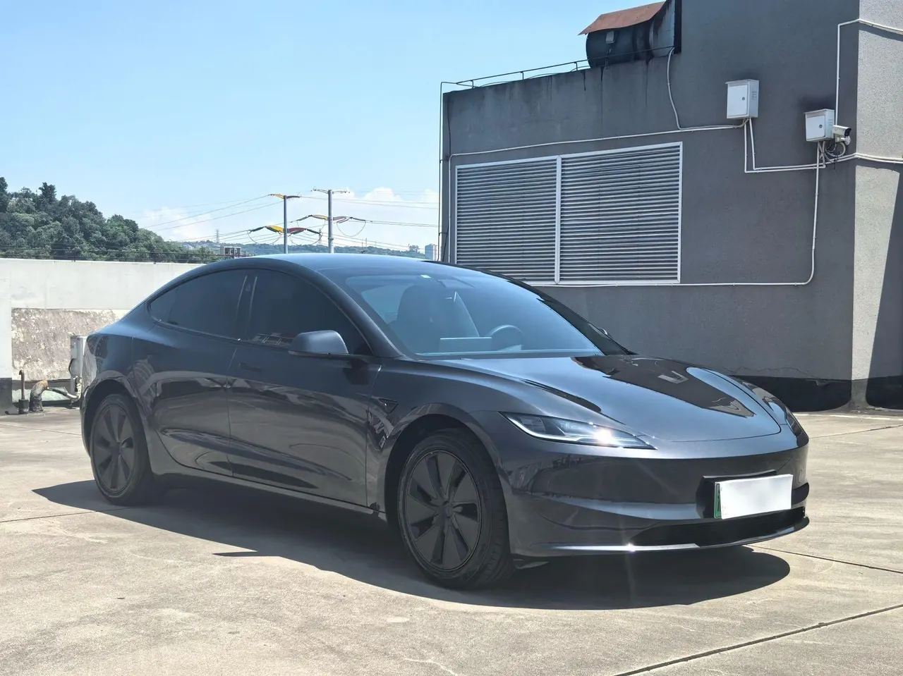 Tesla 2025 Model 3 rear-wheel drive version of automatic transmission 2