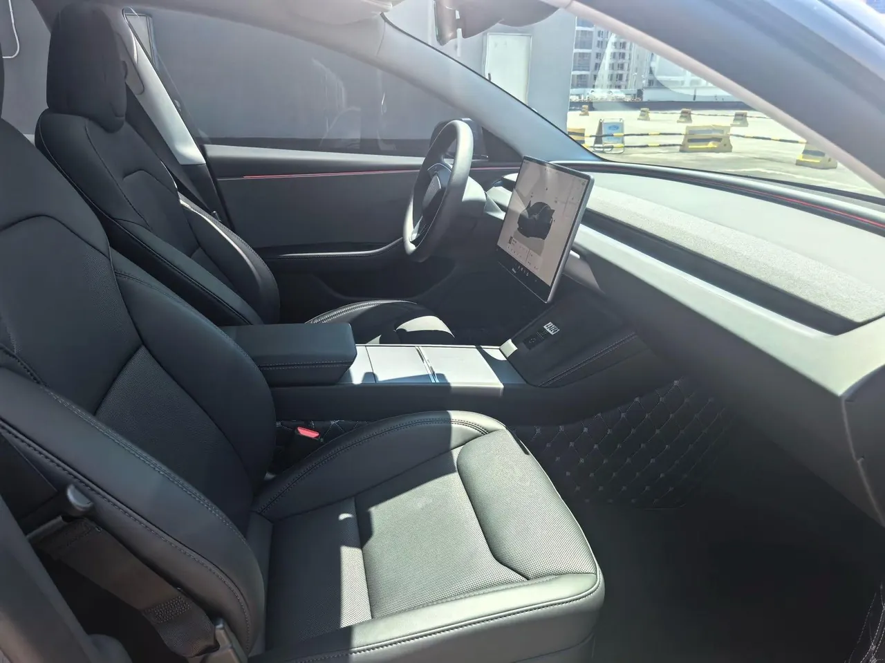 Tesla 2025 Model 3 rear-wheel drive version of automatic transmission 5