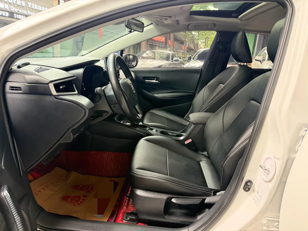 Toyota 2023 Corolla Double Engine 1.8 Stepless Intelligent Electric Hybrid Elite Automatic Gear 12