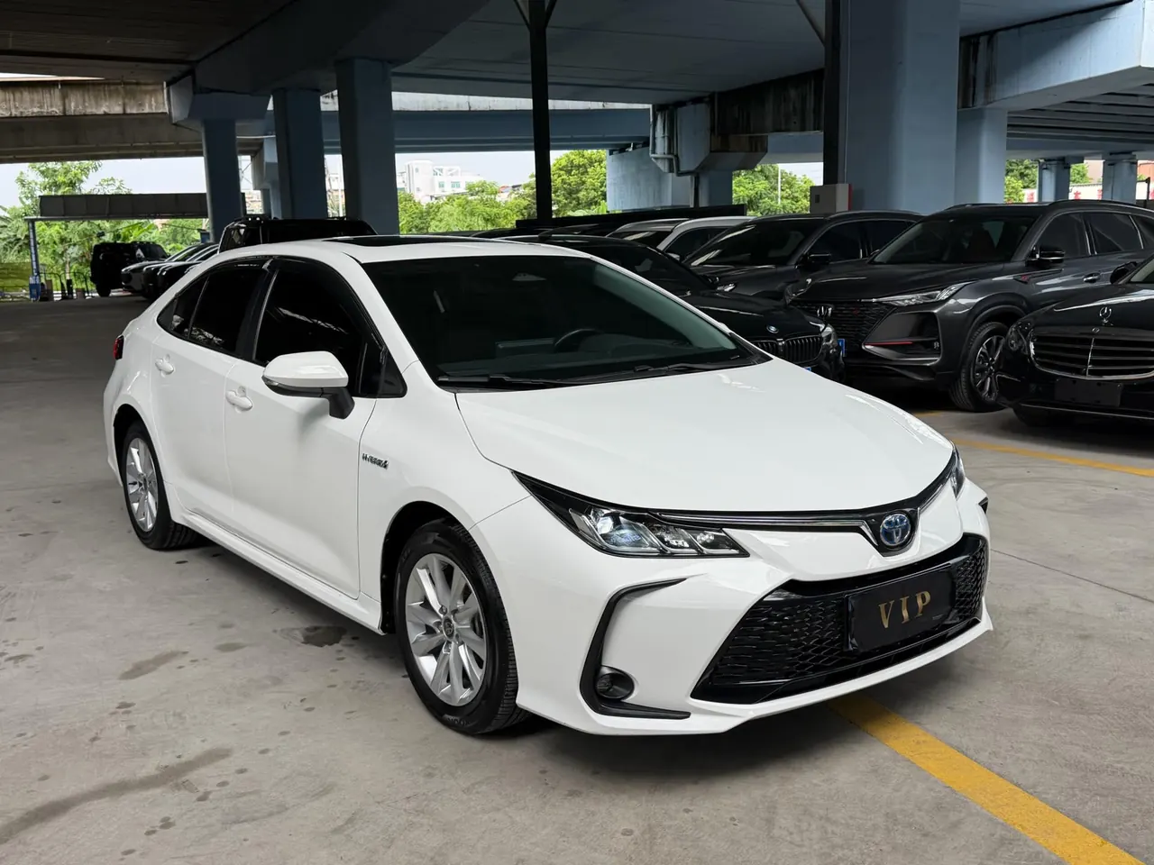 Toyota 2023 Corolla Double Engine 1.8 Stepless Intelligent Electric Hybrid Elite Automatic Gear 3