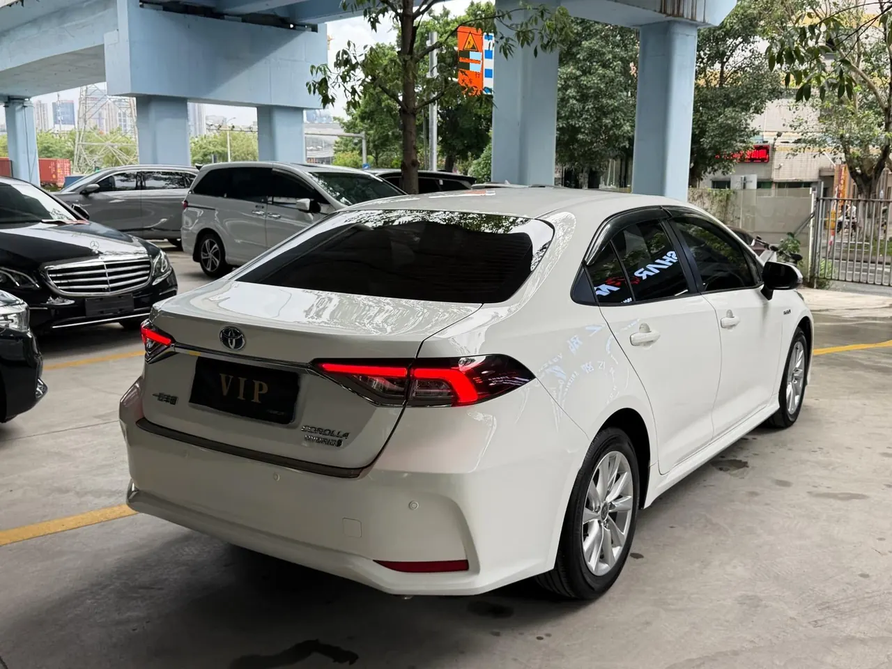 Toyota 2023 Corolla Double Engine 1.8 Stepless Intelligent Electric Hybrid Elite Automatic Gear 7