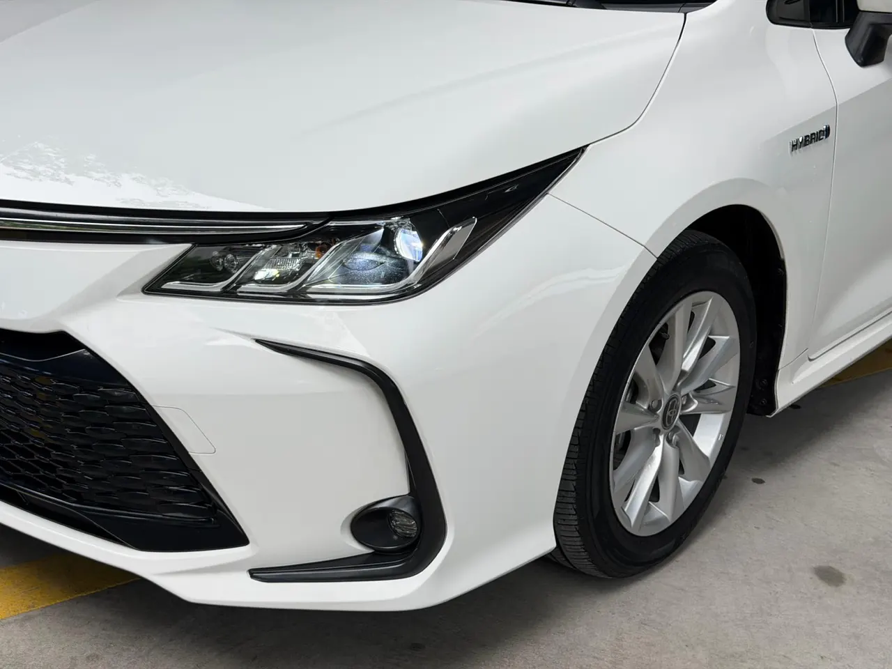 Toyota 2023 Corolla Double Engine 1.8 Stepless Intelligent Electric Hybrid Elite Automatic Gear 8