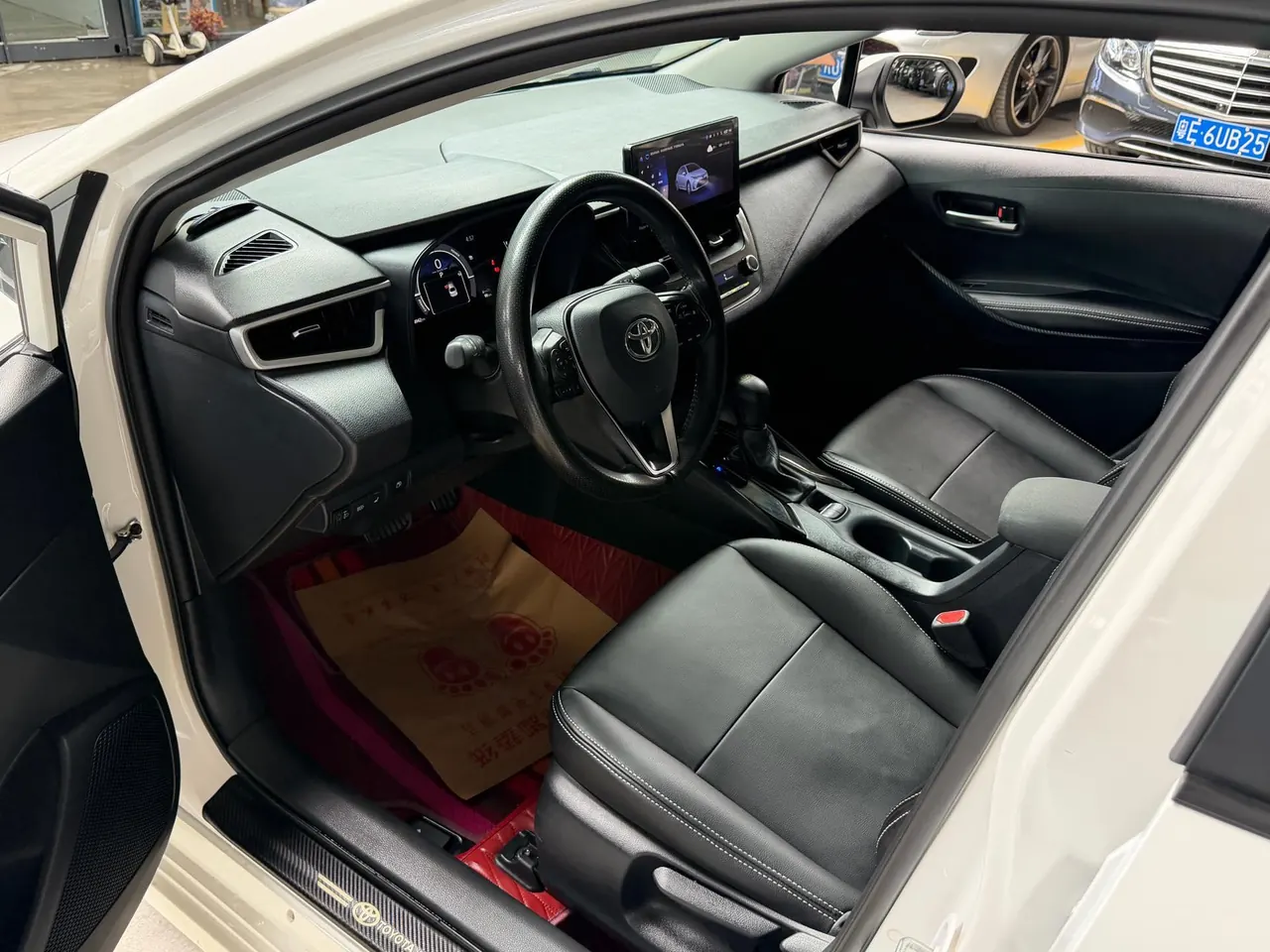 Toyota 2023 Corolla Double Engine 1.8 Stepless Intelligent Electric Hybrid Elite Automatic Gear 9