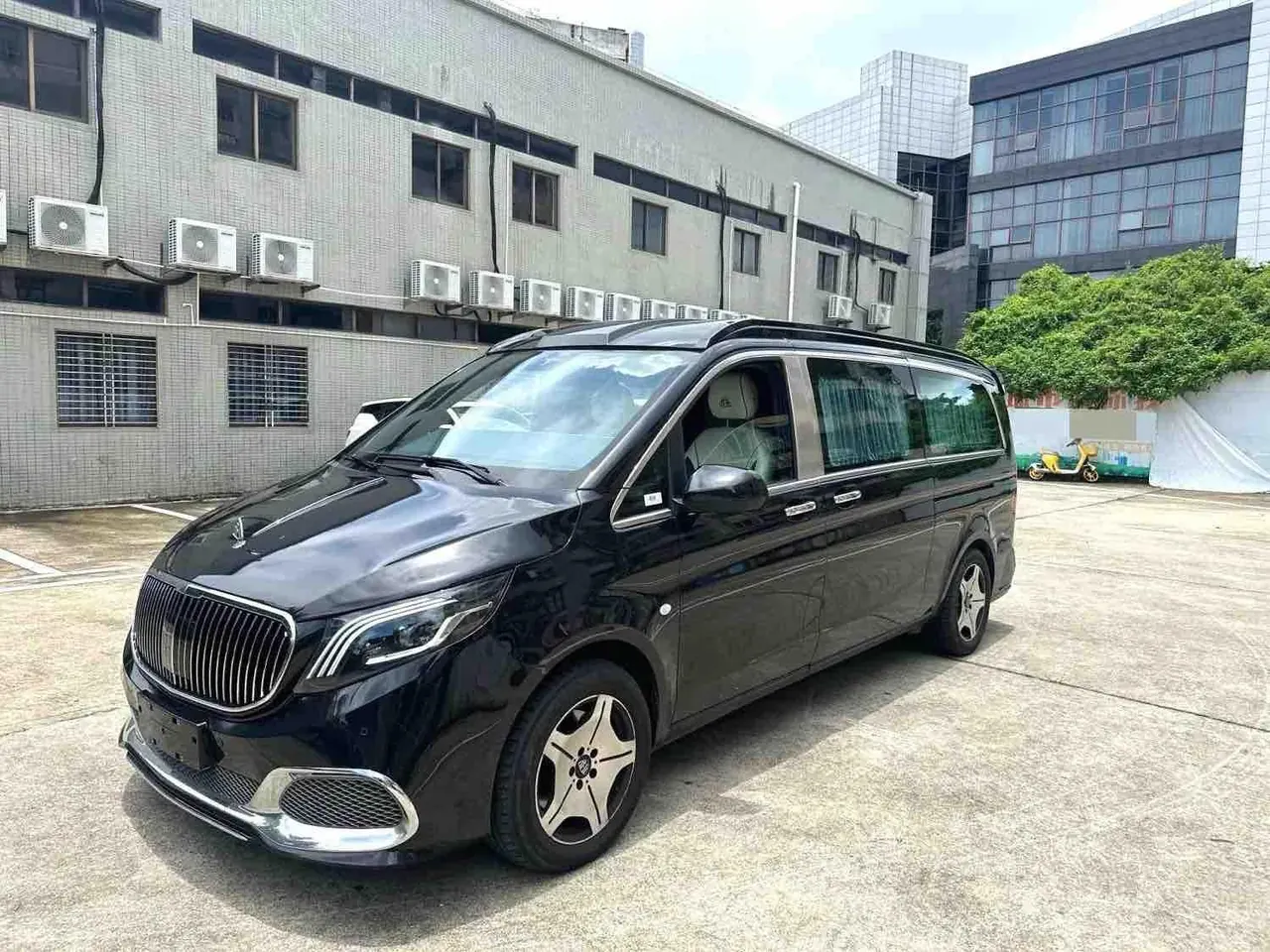 Mercedes Benz 2023 Vito 2.0T Business Edition 7-seat Automatic Gear - View 1