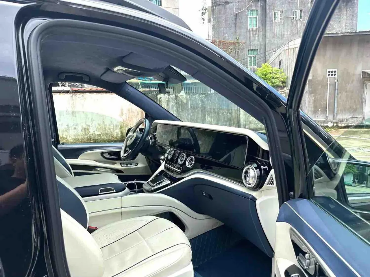 Mercedes Benz 2023 Vito 2.0T Business Edition 7-seat Automatic Gear 11