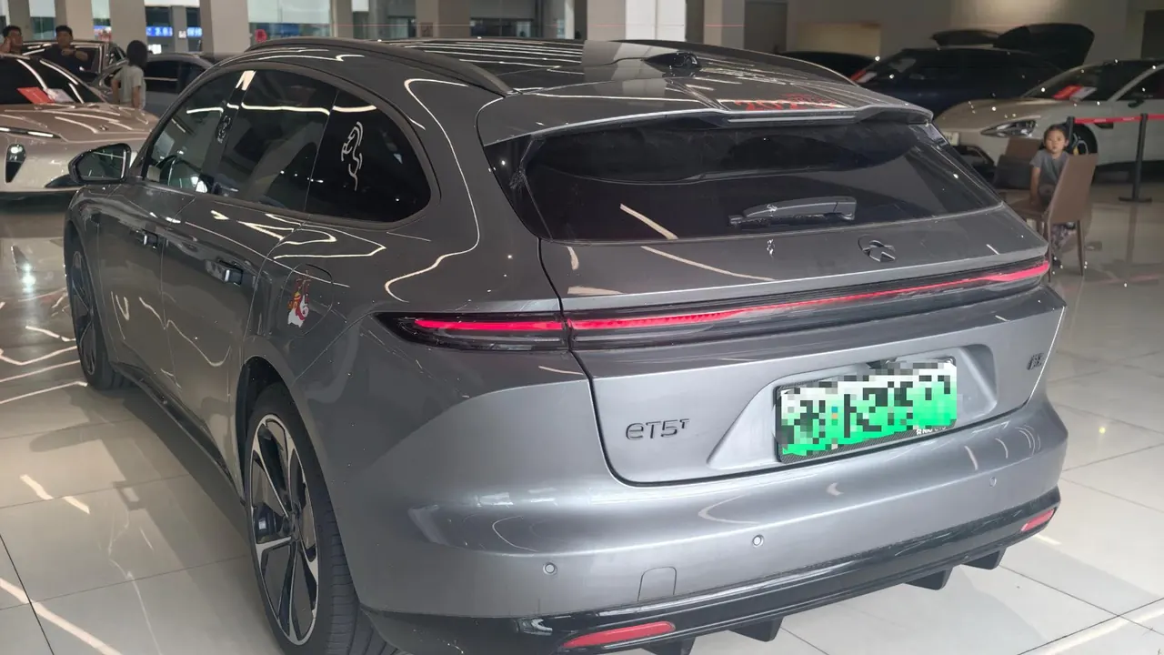 NIO 2025 ET5T 75kWh Touring automatic 3