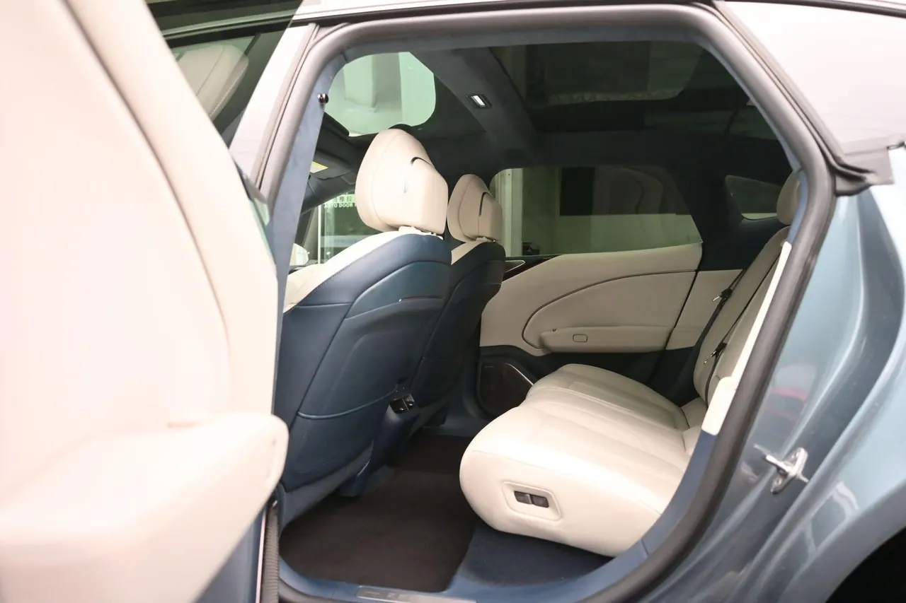 Zeekr 2025 Zeekr 007 4-wheel drive intelligent driving version 75kWh automatic gear 8