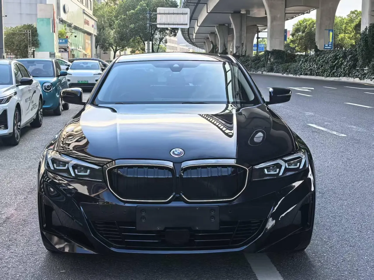 BMW 2025 i3 eDrive 35 L automatic gear 2