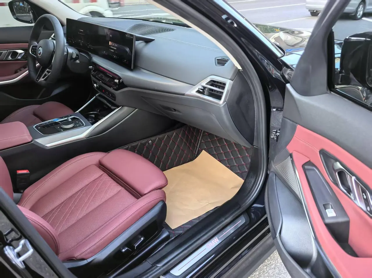 BMW 2025 i3 eDrive 35 L automatic gear 8