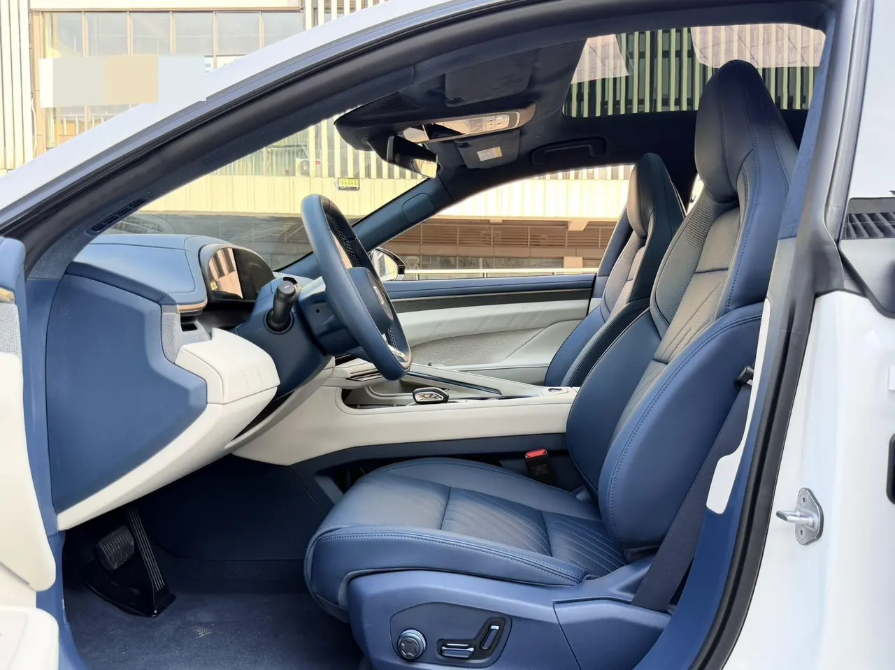 Zeekr 2025 Zeekr 001 YOU version 100kWh four-wheel drive automatic gear 6