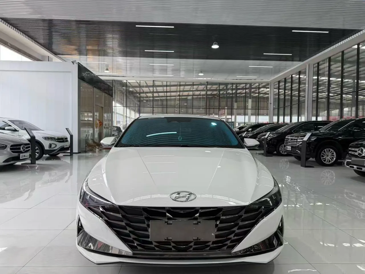 Hyundai 2023 Elantra -3-compartment 1.5 stepless LUX premium automatic gear 2