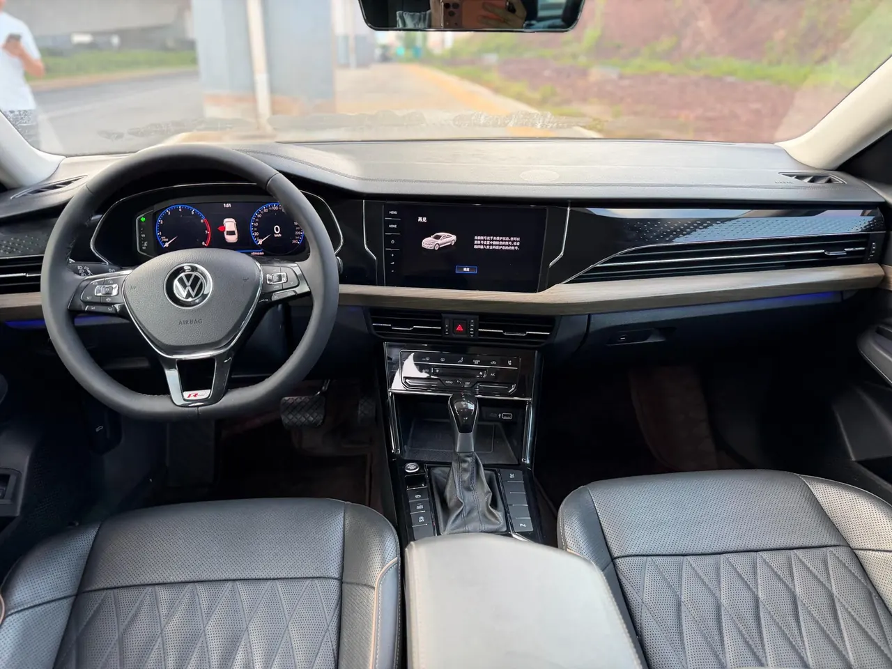 Volkswagen 2021 Passat 2.0TSI 330TSI Deluxe Edition Automatic 4