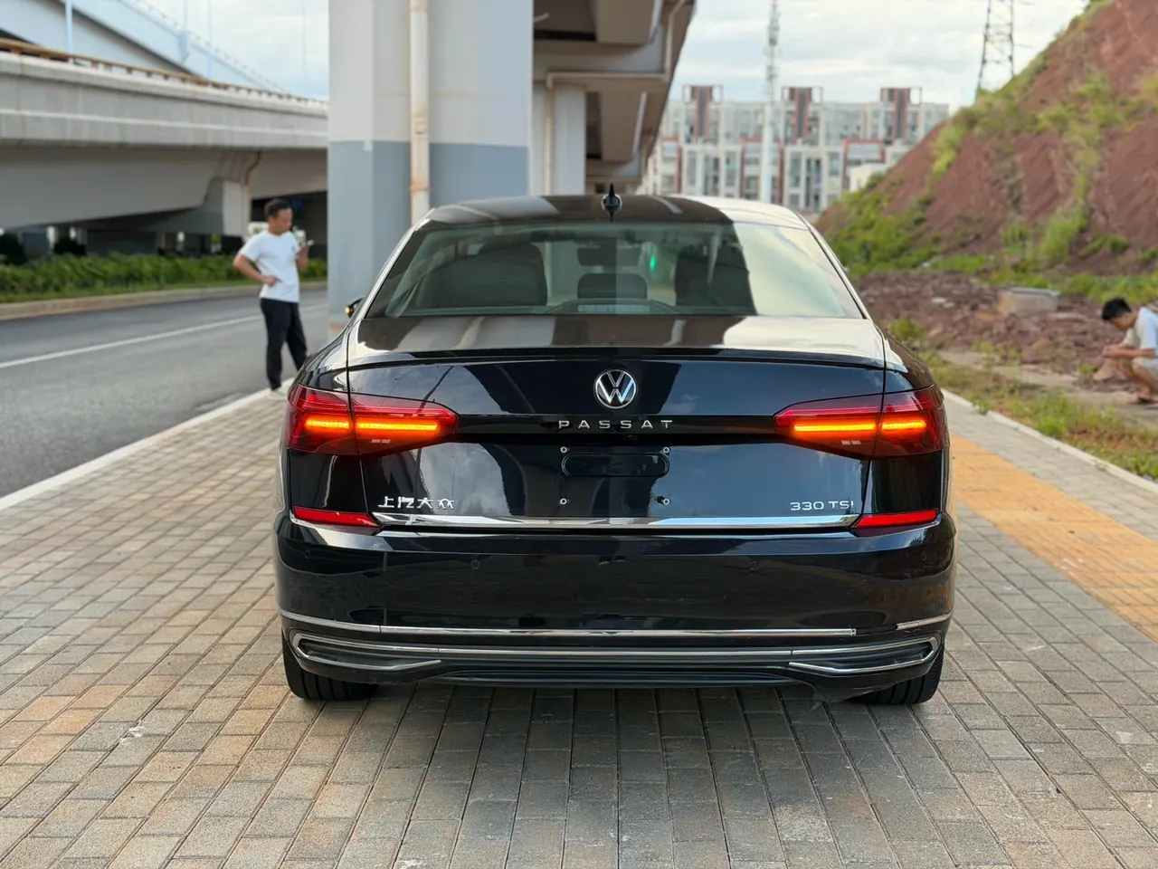 Volkswagen 2021 Passat 2.0TSI 330TSI Deluxe Edition Automatic 6