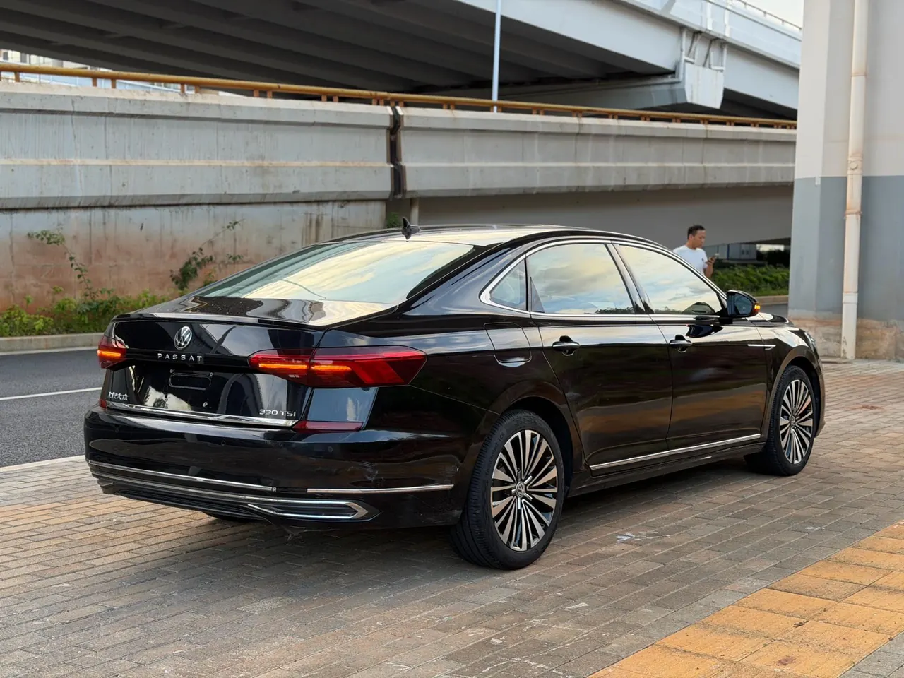 Volkswagen 2021 Passat 2.0TSI 330TSI Deluxe Edition Automatic 7