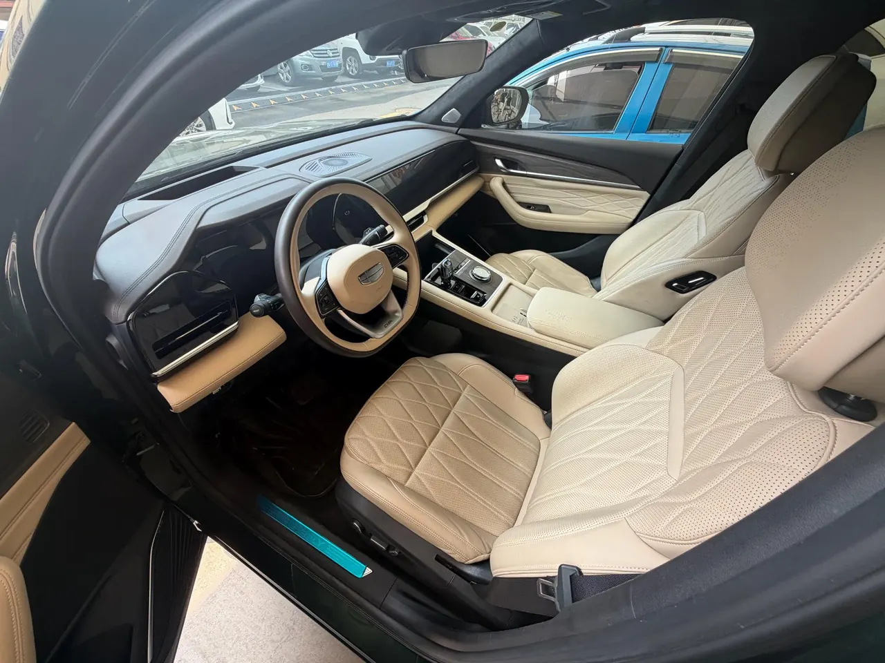 Geely 2025 XingyueL (Monjaro) 2.0TD Oriental Obsidian 4WD full-moon version automatic gear 3