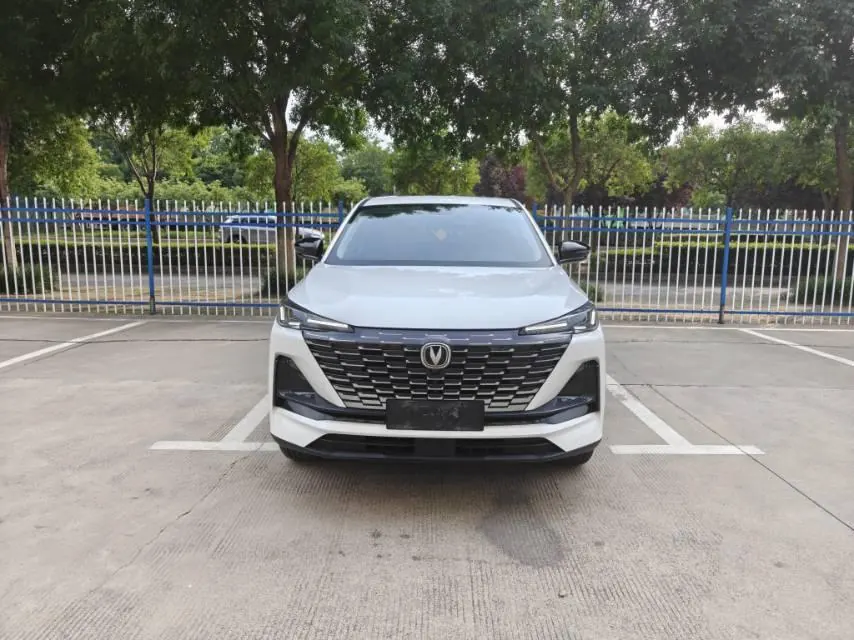 ChangAn 2023 CS55 PLUS 1.5T Light Year Edition Automatic Gear 2