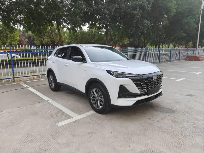 ChangAn 2023 CS55 PLUS 1.5T Light Year Edition Automatic Gear 3