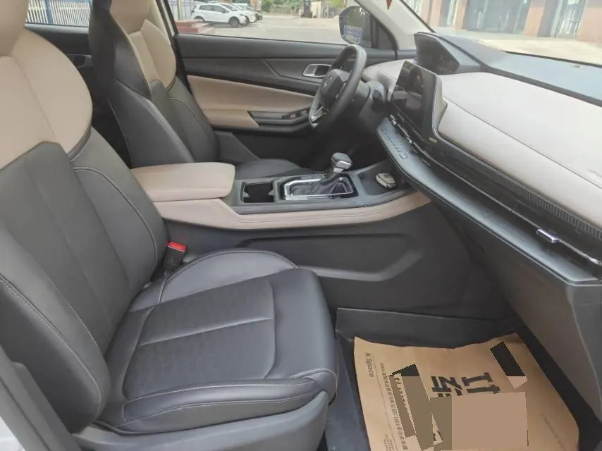 ChangAn 2023 CS55 PLUS 1.5T Light Year Edition Automatic Gear 4