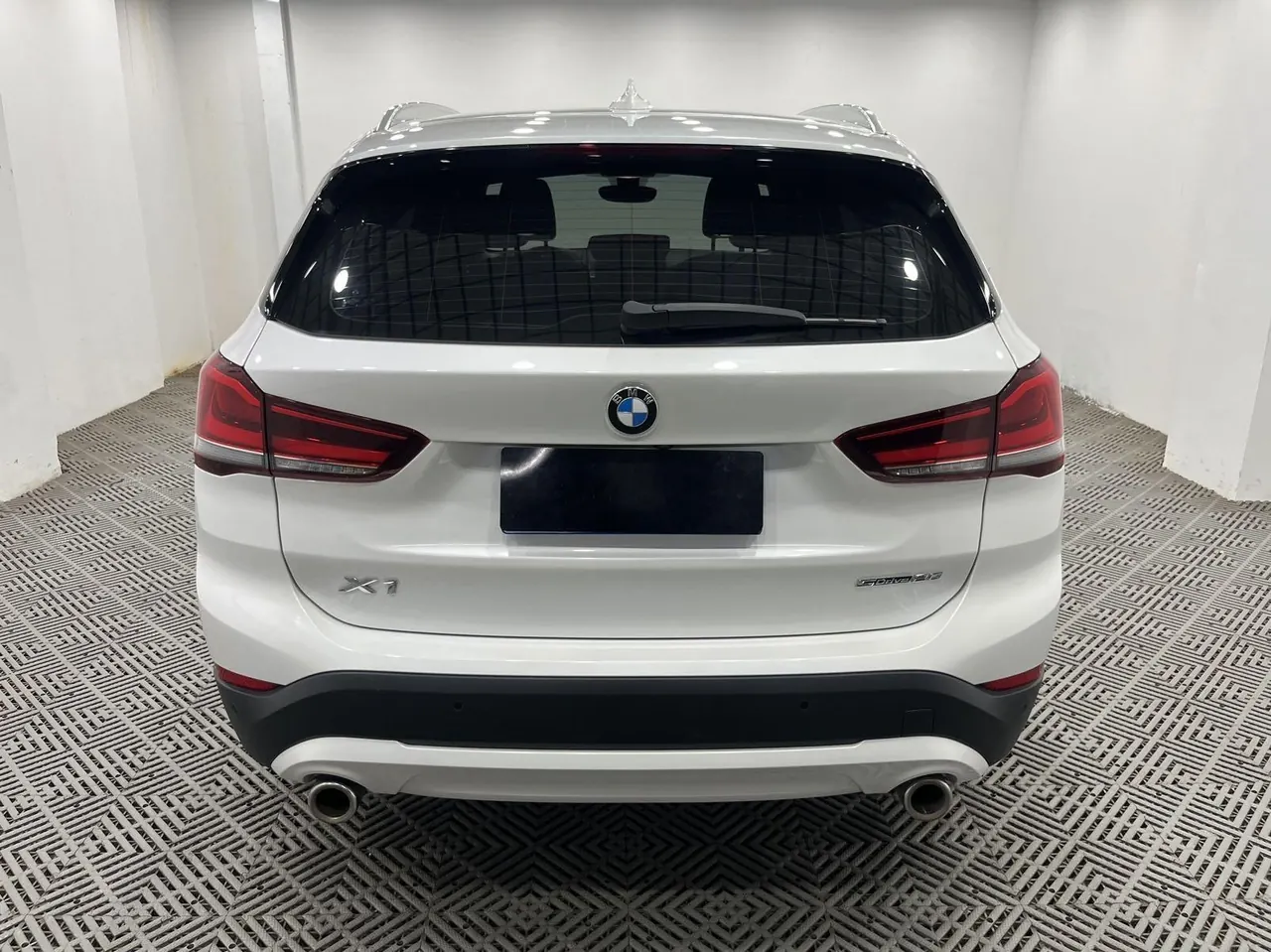 BMW 2021 X1 sDrive20Li 1.5T fashion automatic gear 8