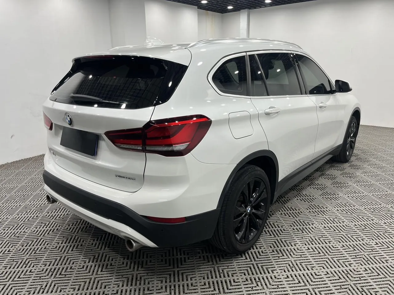 BMW 2021 X1 sDrive20Li 1.5T fashion automatic gear 9
