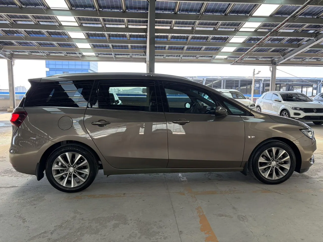 Buick 2021 GL6 48V 1.3T 323T interconnected luxury automatic gear 3