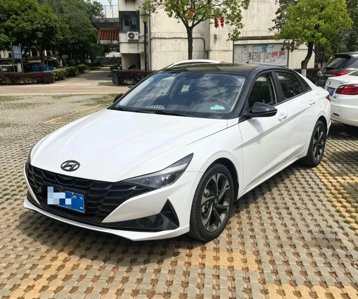 Open image lightbox: Hyundai 2022 Elantra -3-compartment 1.5 stepless LUX premium automatic gear