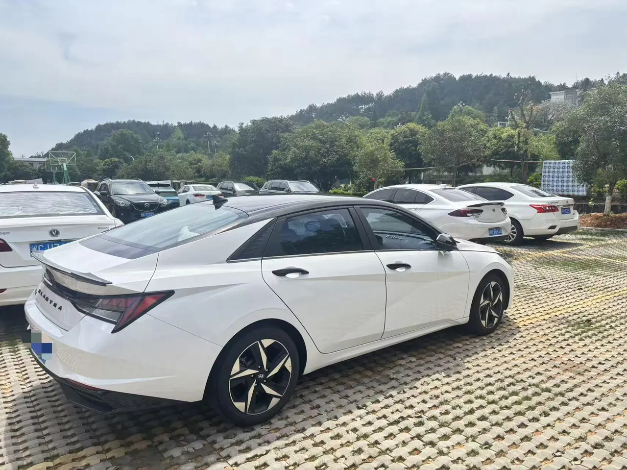 Hyundai 2022 Elantra -3-compartment 1.5 stepless LUX premium automatic gear 4