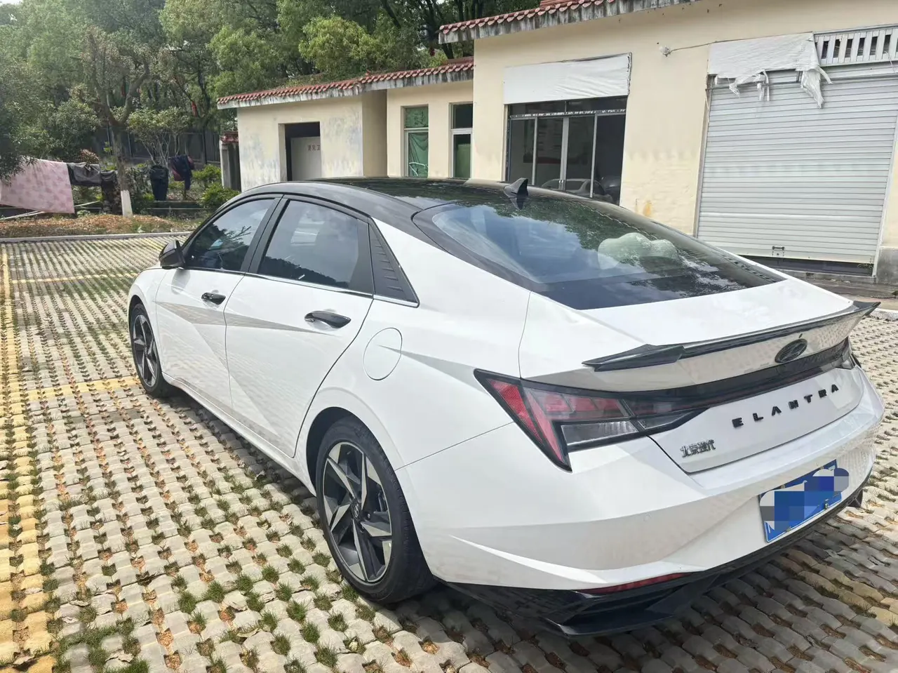 Hyundai 2022 Elantra -3-compartment 1.5 stepless LUX premium automatic gear 5