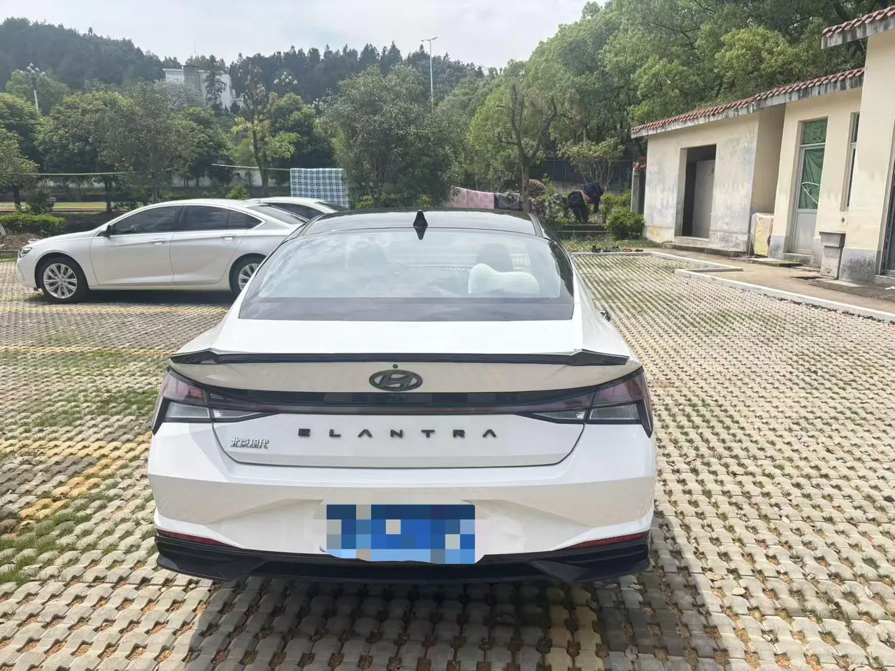 Hyundai 2022 Elantra -3-compartment 1.5 stepless LUX premium automatic gear 6