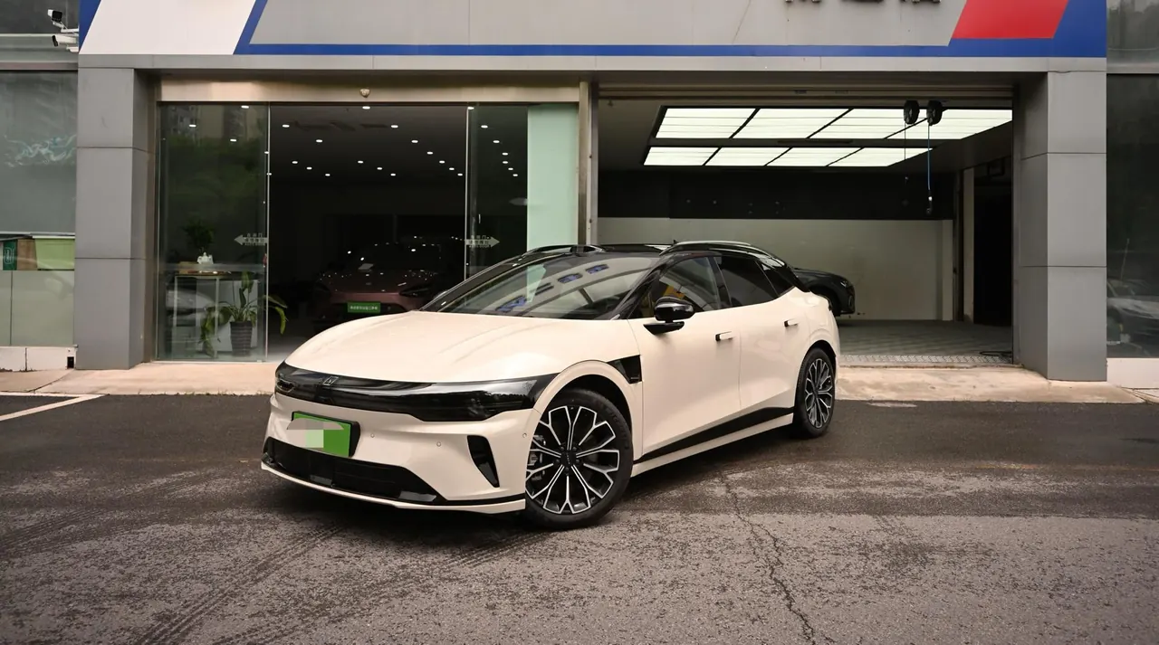Zeekr 2025 Zeekr 007GT Long Endurance Rear Drive Smart Driving Edition 100kWh Automatic Transmission - View 1