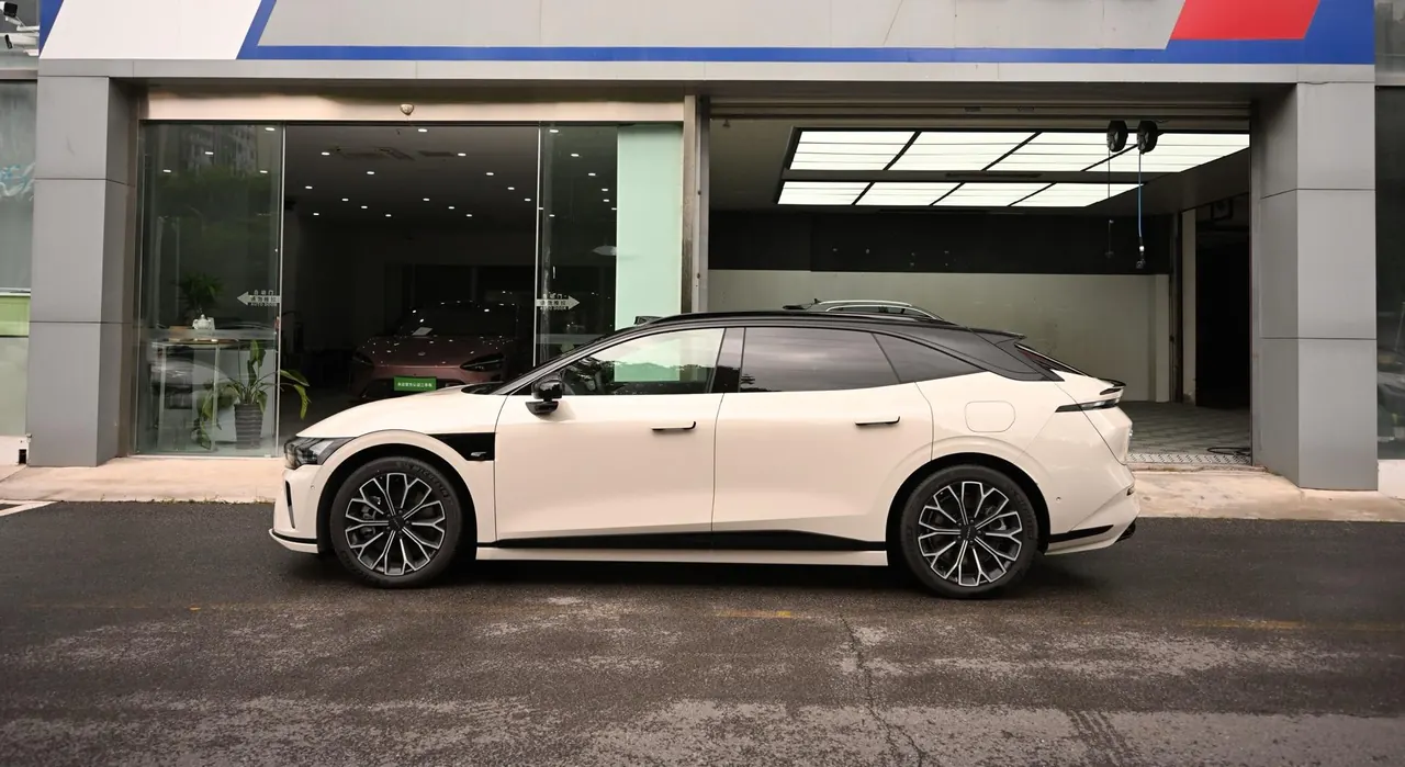 Zeekr 2025 Zeekr 007GT Long Endurance Rear Drive Smart Driving Edition 100kWh Automatic Transmission 2