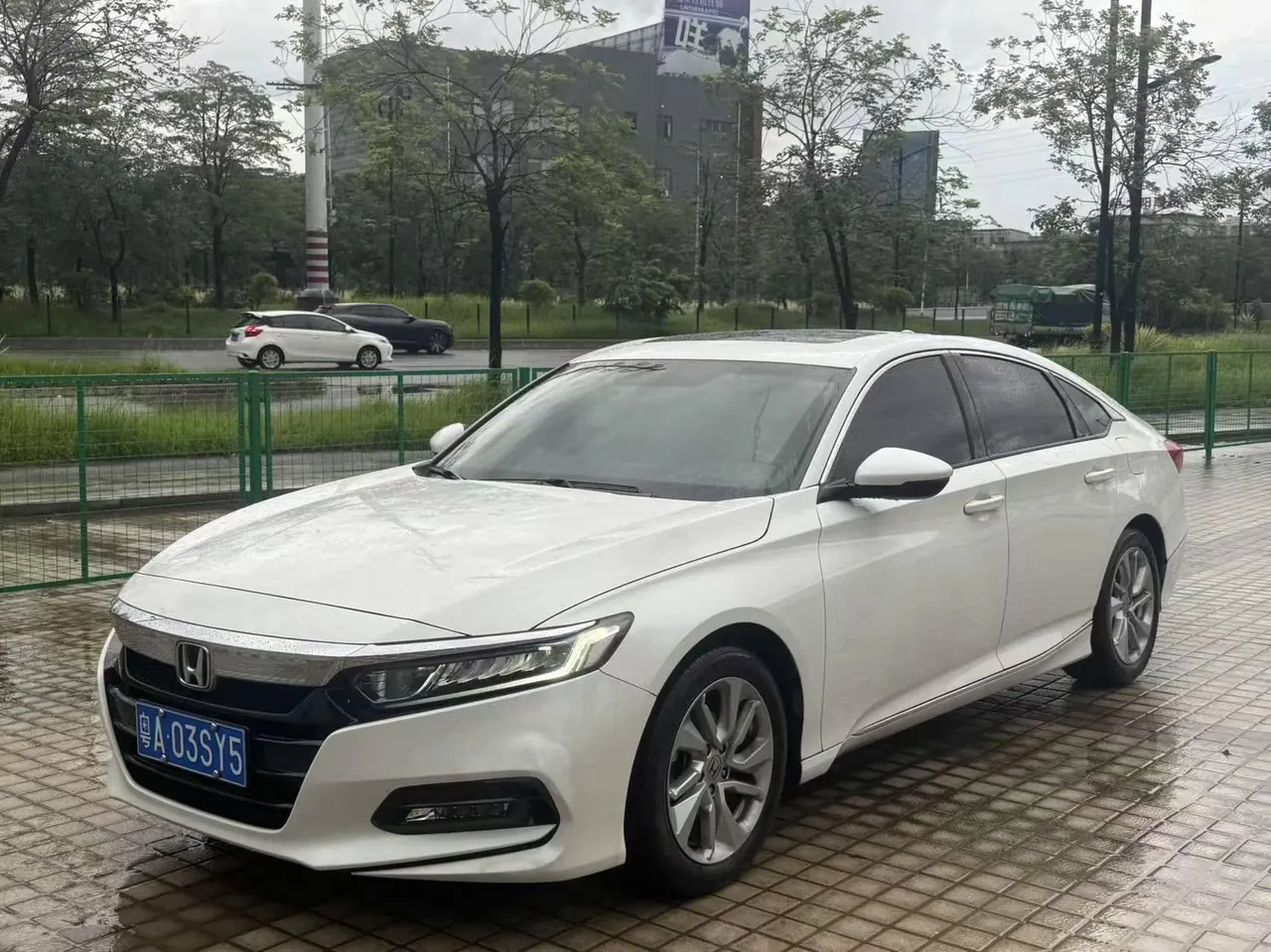 Open image lightbox: Honda 2021 10th Generation Accord 1.5T Stepless 260TURBO Luxury Star Limited Edition Automatic Gear